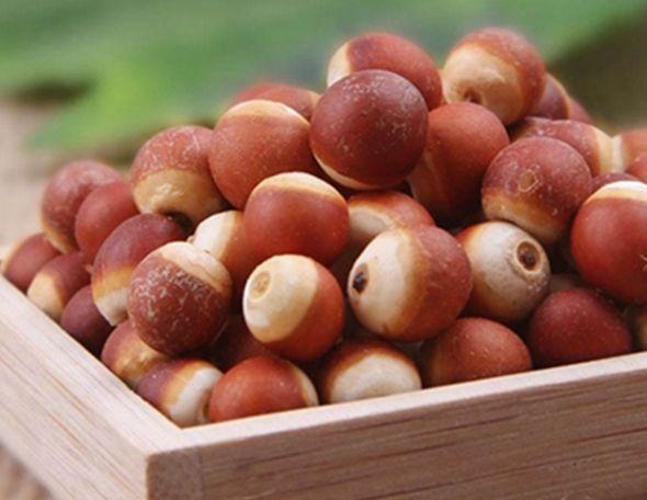 鸡头|大爷街头卖奇怪野果,长相似鸡头全是刺,识货人一斤40元全买走