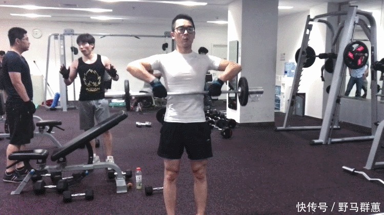 前束|想要打造3D肩膀，3个针对性的动作可以练习，让你锻炼效果倍增