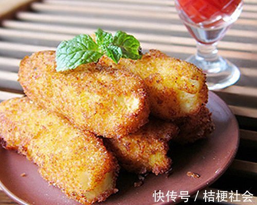 我家隔三岔五就得吃此饼，不放一滴水，比包子好吃，轻松能吃3个