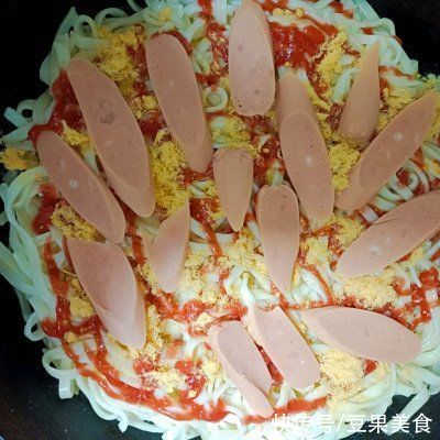 这道面条变身记-面条变披萨简单快手,超下饭