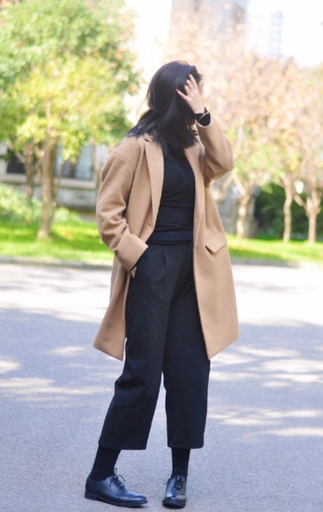 三木 论大衣穿搭我只服三木，这些搭配简洁利落又高级，优雅大气