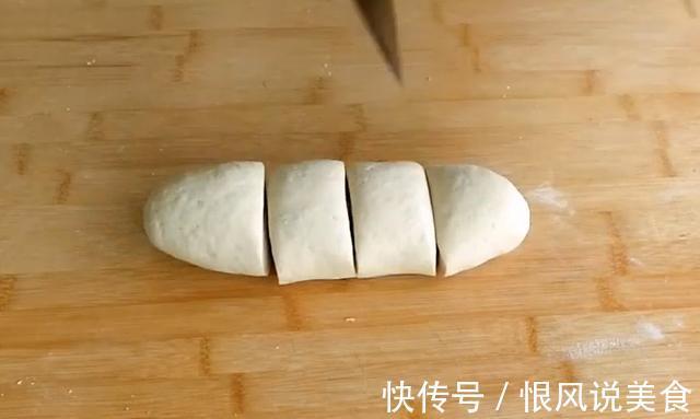 农村妈妈教你葱油饼最简单的做法,香酥好吃,咬一口满嘴香
