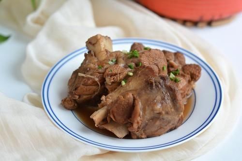 肘子块|猪身上最好吃的部位，价格是排骨的一半，营养却翻倍，不买是傻子