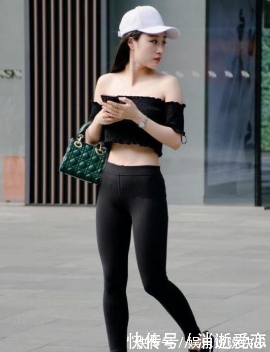 美女|街拍打底裤美女,有的时尚有的身材好,图四属于只可远观的类型