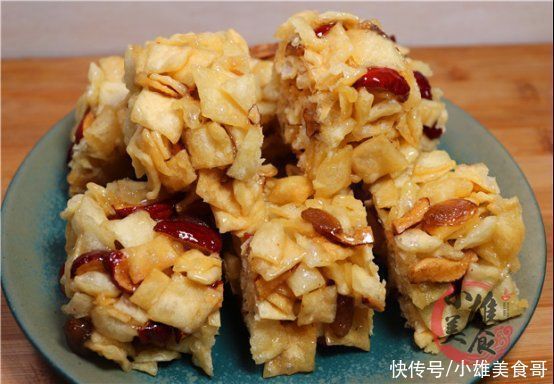 跟着我一起|饺子皮放入滚烫的油锅中，瞬间变美食，我也是今天才知道，太香了