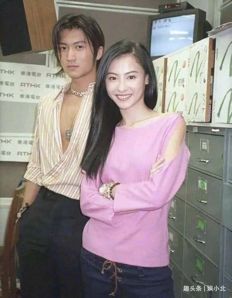 《姐姐》五位姐姐忙着避嫌，同台表演假装不熟，堪比“公开处刑”