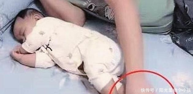 做法|宝爸陪宝宝睡午觉,醒来发现宝宝小脚冰凉,随后的做法逗笑网友