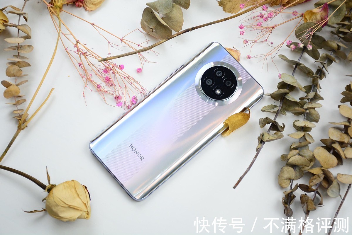 边框|中端机不再吹性能了？国产“全是屏”手机回归，荣耀X20评测