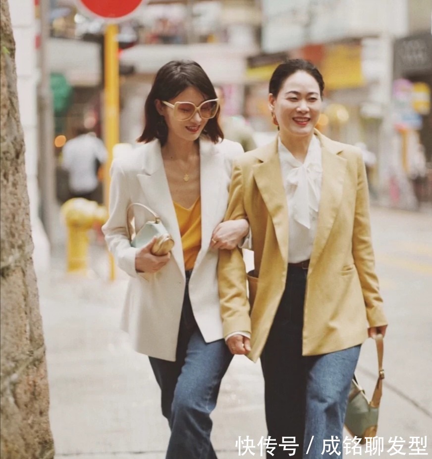 相配|看了这几位50岁姐姐的穿搭,才知道人瘦穿啥都好看,减龄更显气质