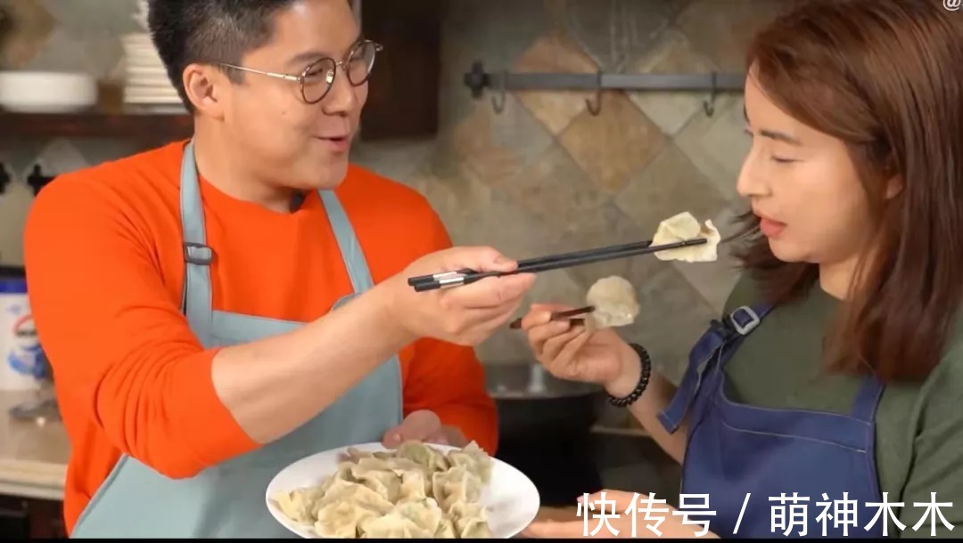 明星年夜饭来了!肖战下厨荤素搭配,关晓彤丰盛,颖儿晒春晚伙食