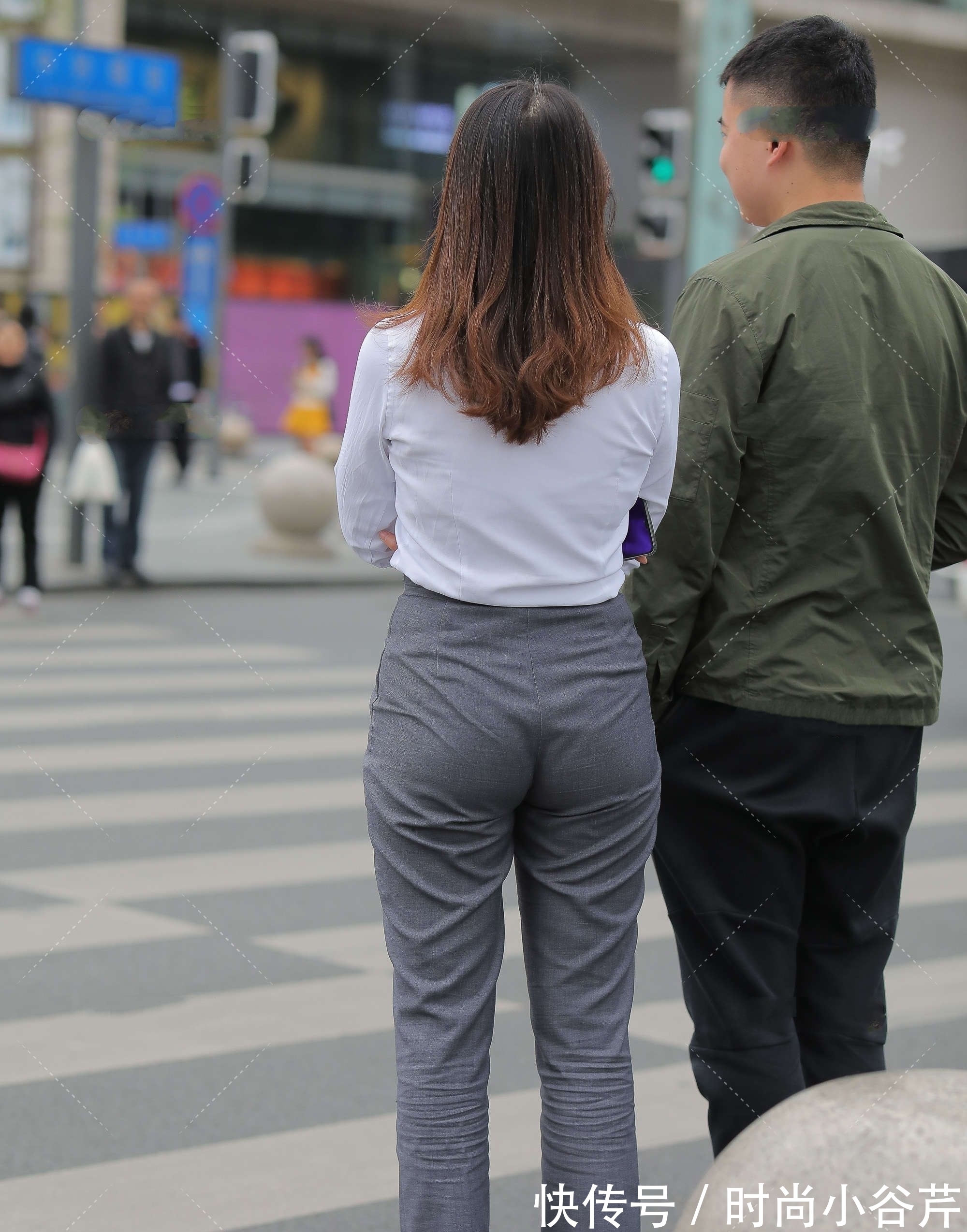 职场 简单白衬衣,搭配经典西装裤,演绎真实职场通勤穿搭