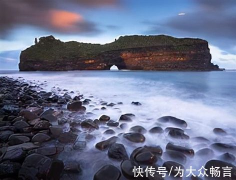 荒野|世界风光欣赏——南非荒野海岸地区的“墙中洞”拱门