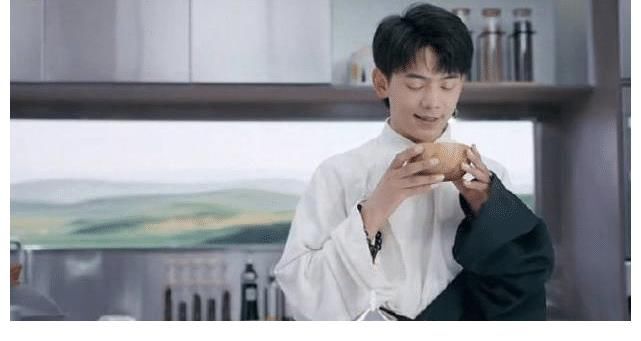 重心|4個廚房小白的《中餐廳》，要流量不要廚藝，節目重心是否偏離？