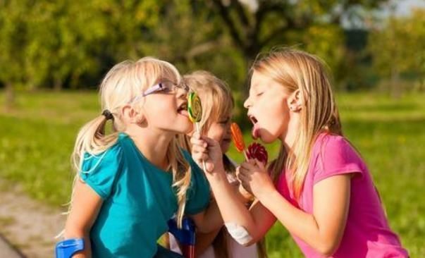 父母|5岁男孩被同学欺负，妈妈高情商做法堪称一绝，老师：干得漂亮