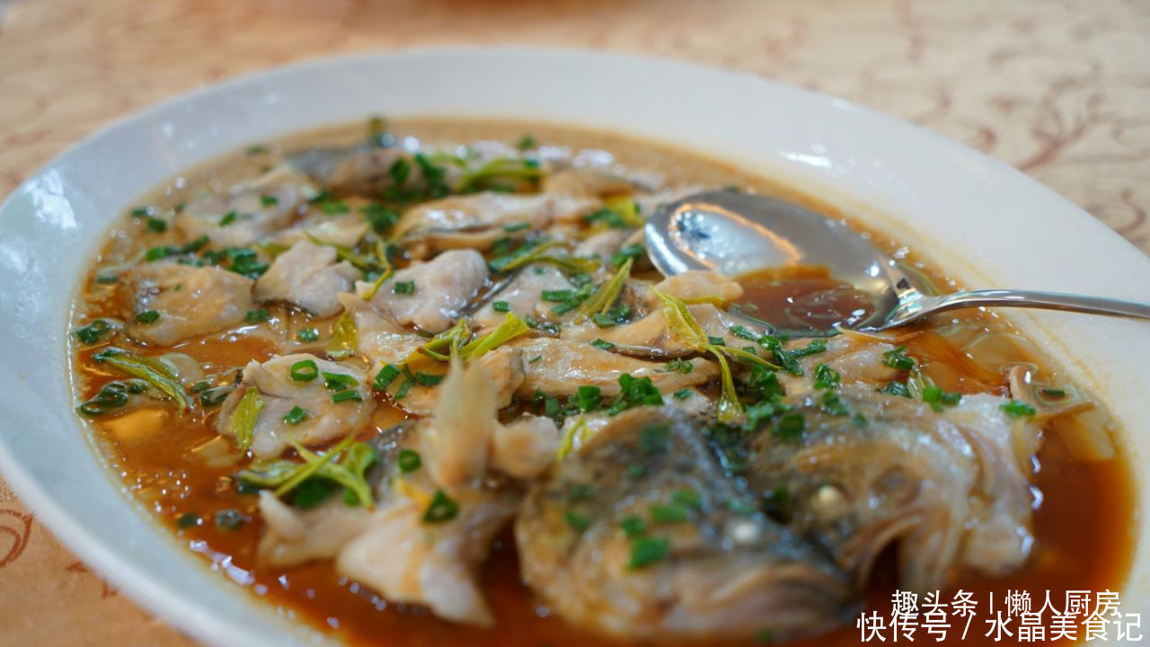  熏鱼|茶叶除了喝茶还能做菜，大厨教你做不一样的熏鱼和焗虾，快来学