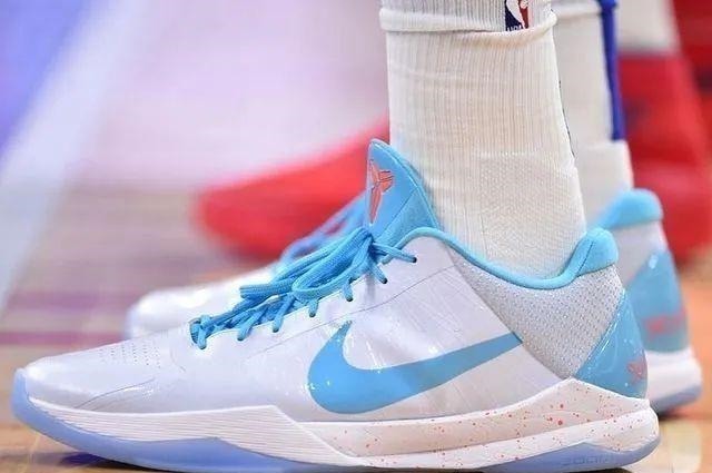 protro 球星上脚|巴特勒上脚新配色!塔图姆这双骚气!