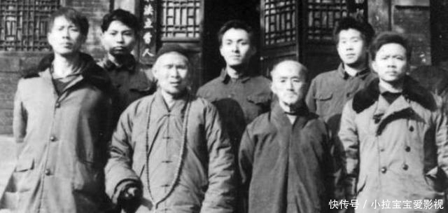 释海灯|海灯法师:77高龄表演二指禅倒立,是真是假?风光背后骂声涌动