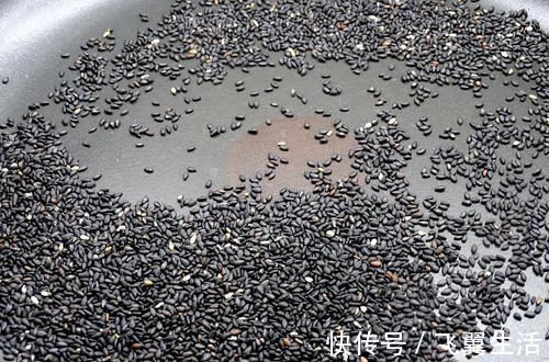 骨骼|3种食物或是“天然雌激素”，老得快的女人，不妨常吃