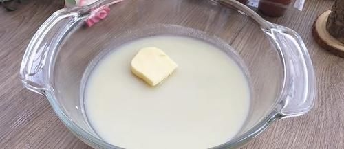 可以拉丝的肉松小贝，细腻柔软又湿润，自己在家就能做