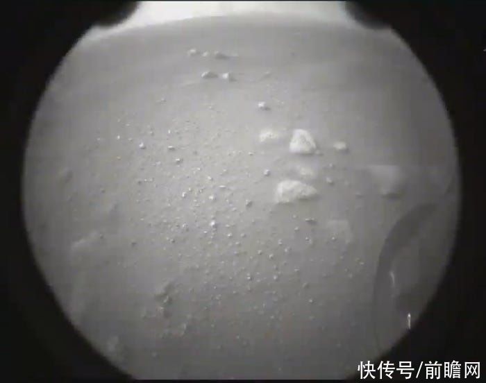 祝贺!美国“毅力号”火星车成功登陆火星，并传回首批火星地表图片