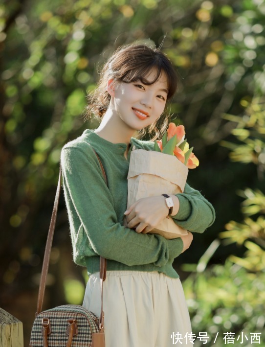 苗条曲线 针织衫很难穿出高级感?记住博主的这几招,不费力打造优雅魅力