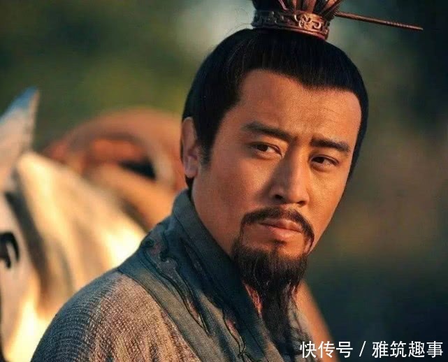 孙权|刘备举兵伐吴的时候，曹丕选择按兵不动，是正确的还是错误的