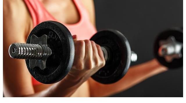 大长腿|30岁的主持人张纯烨,被人称为“美腿女神”,身材纤细无赘肉