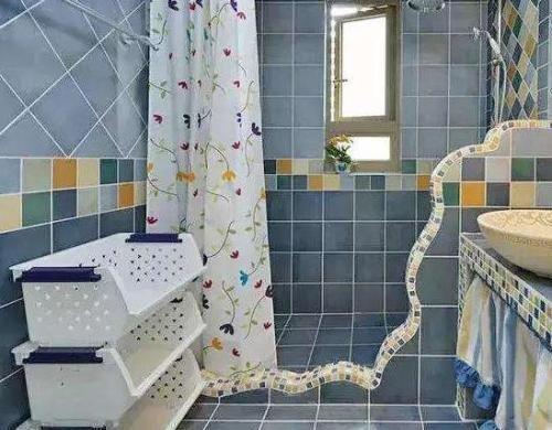 矮墙|小卫生间不要装玻璃淋浴房,头次见这种设计,我就后悔家里装早了