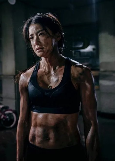 女人|女人练出肌肉块，男人是不是得靠边站？