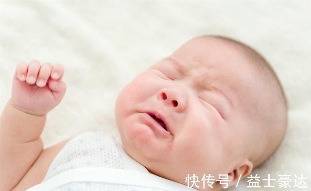 纸尿裤|宝宝睡醒后这几个表现,说明智商高,你家宝宝有吗