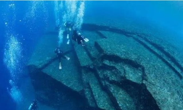 建筑群|日本海底发现宫殿，距今已经上万年，难道它才是第一文明古国？