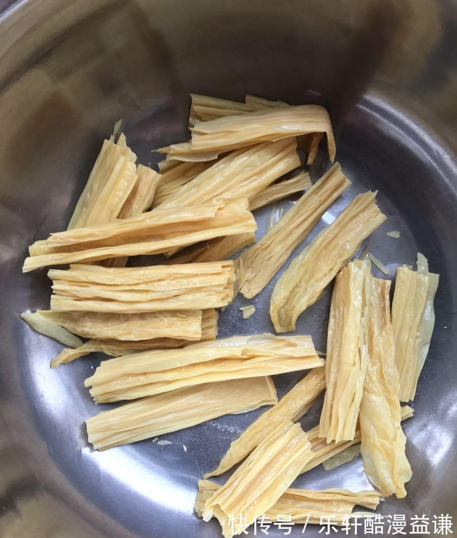 腐竹学会这样做,实在太香了,我家一周做5次,营养又解馋!
