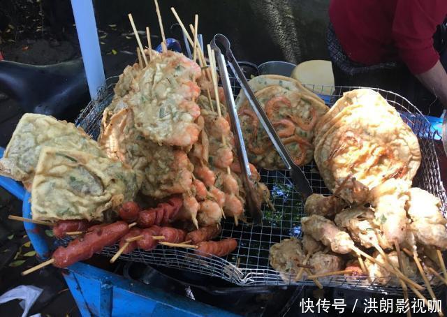  食客|便宜到让人怀疑的小吃，大妈摆摊卖油炸虾，食客都问钱够吗
