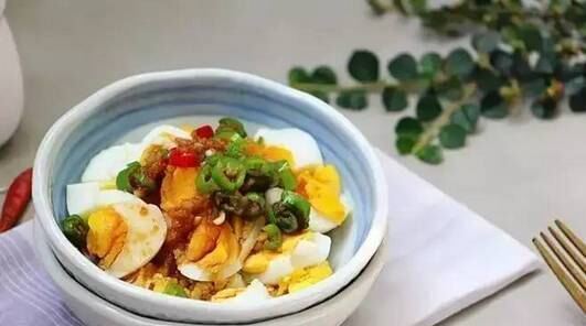 蒸鱼豉油|鸡蛋不用炒着吃,这样做简单好吃,营养丰富