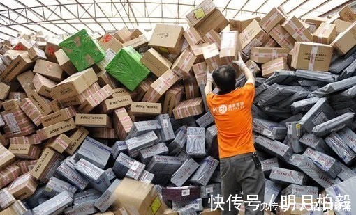 快递|凭什么我们寄快递10块钱,网上8块钱的东西不仅包邮还返现