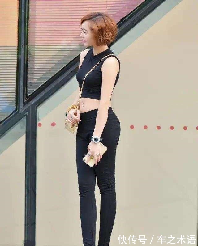 女神 穿“无痕”打底裤的女神,着装风格洋气大方,会怎样!