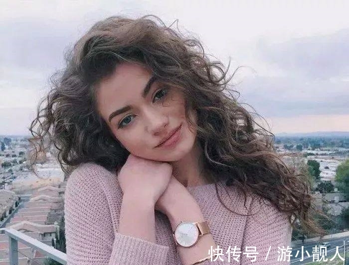 卷发直发还有卷曲度的划分,发质决定你的发型