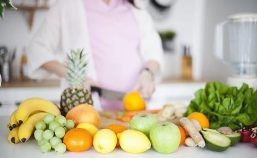 孕吐|为什么有些孕妇怀孕后从不吐，而有些却吐到生，医生：和孩子有关