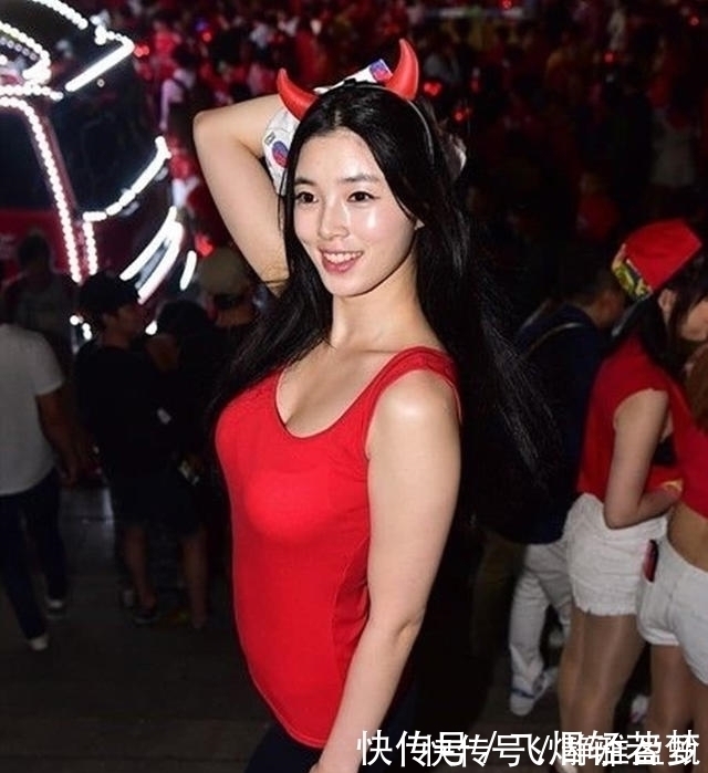 m90后女孩热爱健身,如今拥有魔鬼身材,前凸后翘