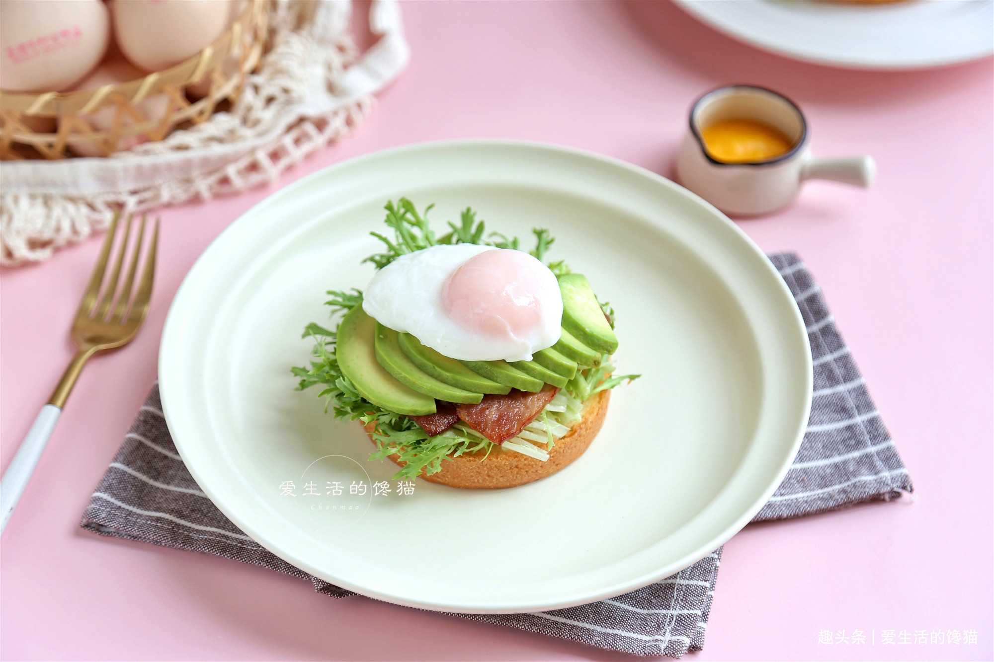 给儿子做的营养早餐，网友把鸡蛋做成吃不起的样子，超有食欲！