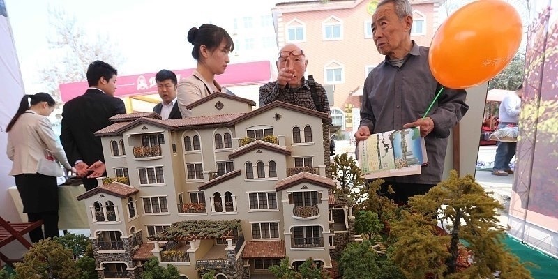 花园|一楼带院子，顶楼带阁楼，两者应该选哪一个？一位内行人给出答案