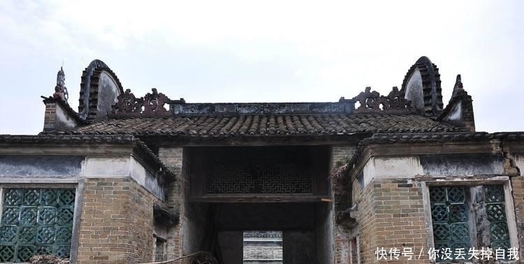 上联&知县出上联教训神童,神童不仅对出下联还反出一上联,成千古绝对