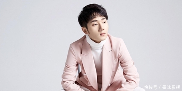 新歌声冠军参加《创造营4》?前辈周深成导师,他卖力表演当学员