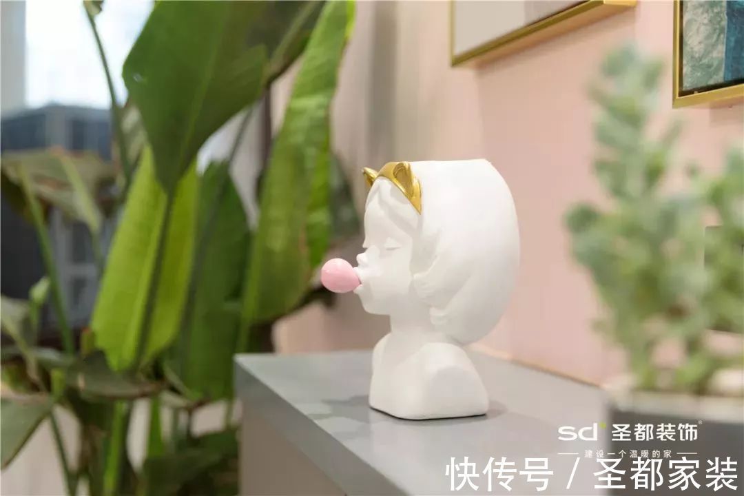 婚房|客餐厅一体+L型厨房设计，小户型婚房装修模板，温馨又甜蜜