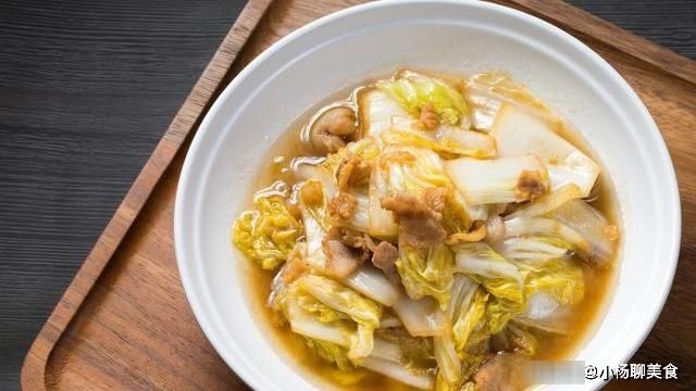 小技巧|炒白菜好吃的诀窍，掌握3个小技巧，白菜脆爽入味，拿肉都不换