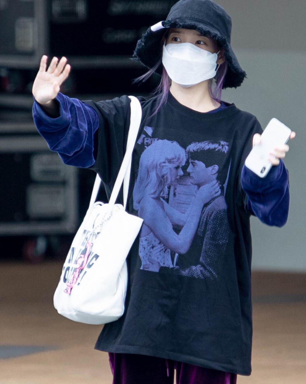 冬季搭配帽子真是门“学问”,女明星都爱帽子款式,精致又显脸小