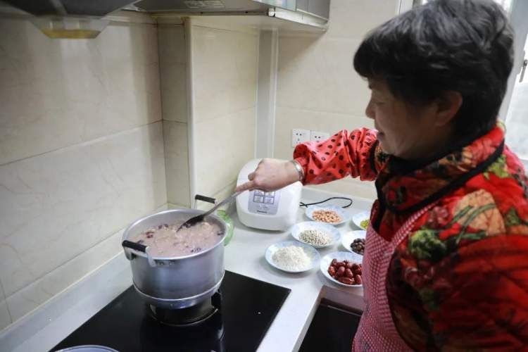 传统节日|暖胃又暖心！当腊八节遇上中国人民警察节