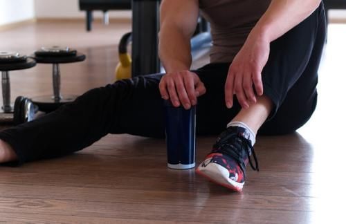 高血压患者|30岁男子,健身时脑出血身亡,提醒:高血压患者,这2件事要少做