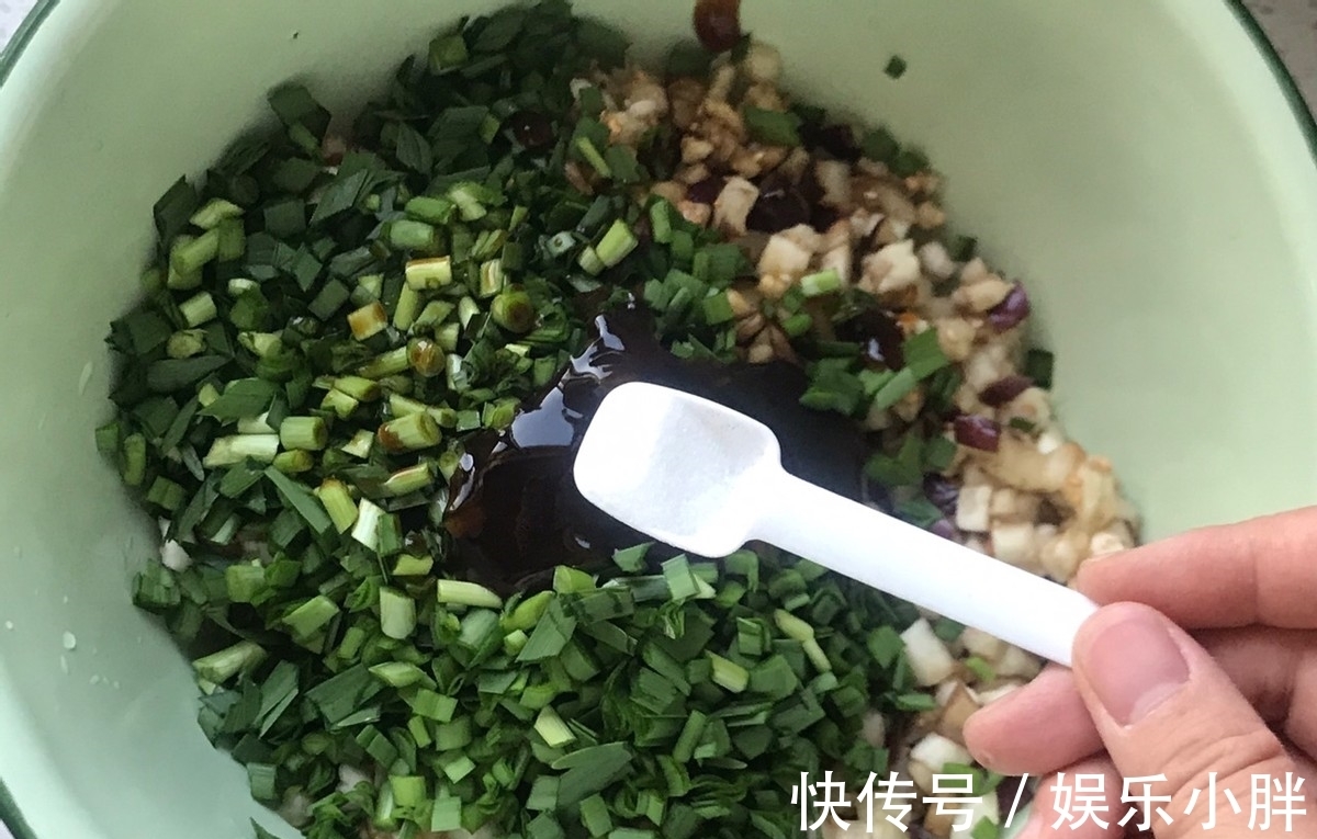 鲜美|立秋后,此菜抓紧吃,才几毛钱1斤,做成包子,格外鲜美