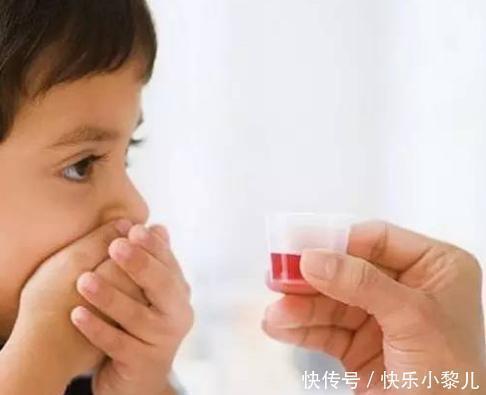 宝妈|儿子不肯喝中药,宝妈想出一招来''套路''他,结果儿子含泪喝完